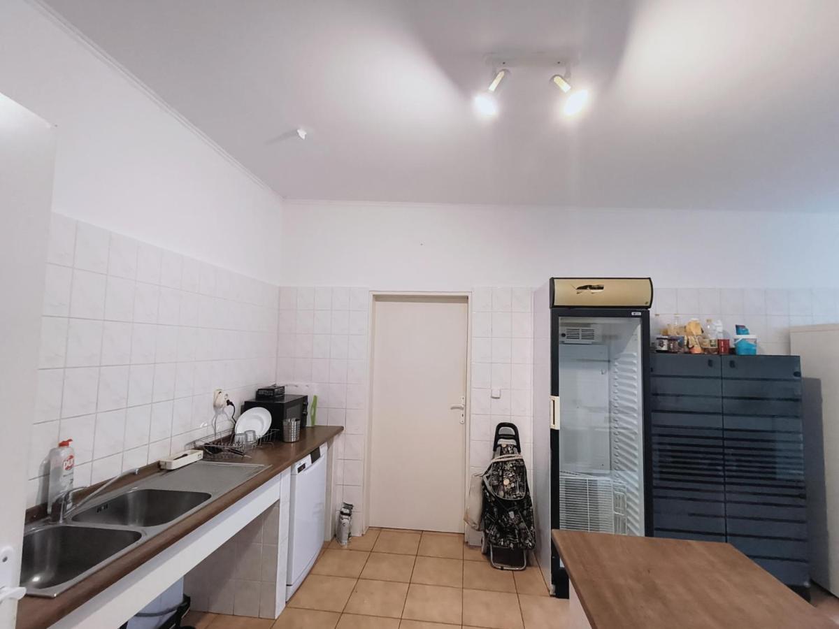 Cozy Room With Garden In Bratislava Buitenkant foto