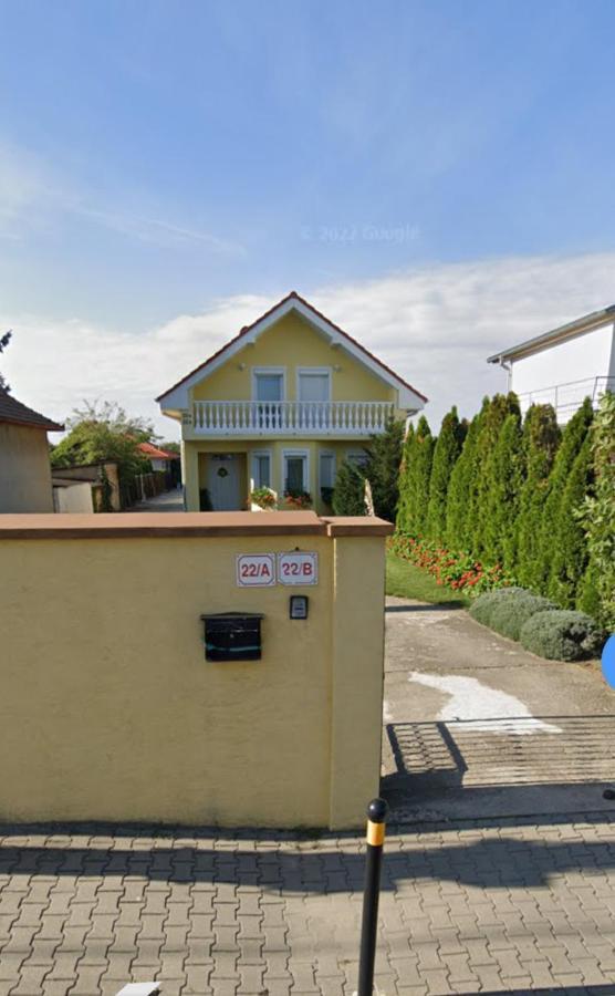 Cozy Room With Garden In Bratislava Buitenkant foto