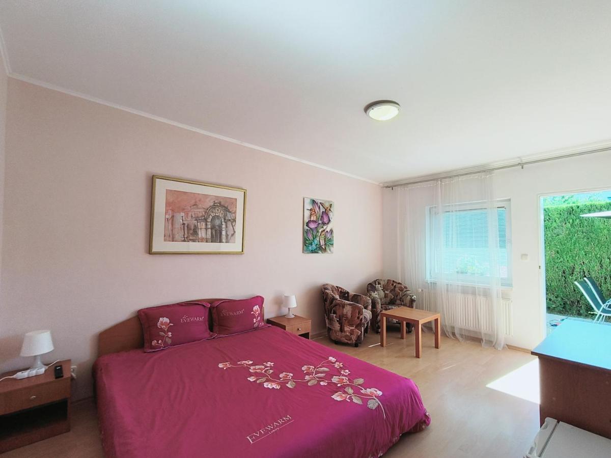 Cozy Room With Garden In Bratislava Buitenkant foto