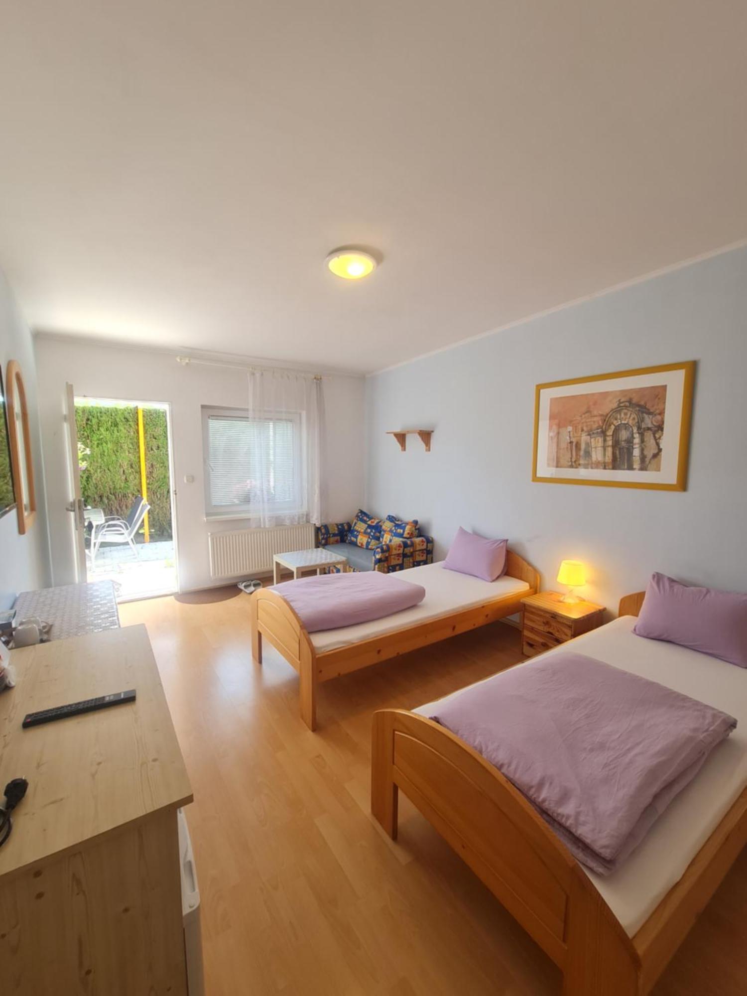Cozy Room With Garden In Bratislava Buitenkant foto