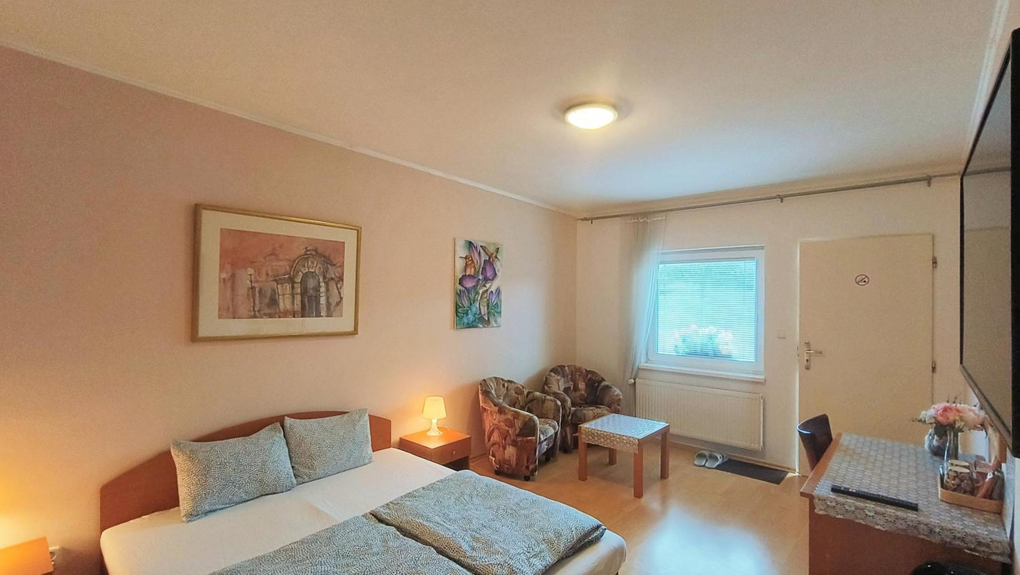 Cozy Room With Garden In Bratislava Buitenkant foto